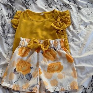 SHEIN Mustard and Floral Kids Matching Set